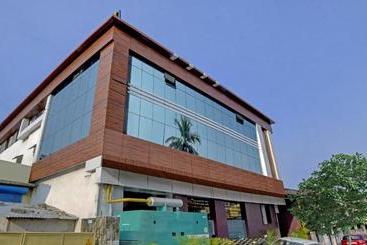 호텔 Treebo Trip Majestic Inn Thampanoor