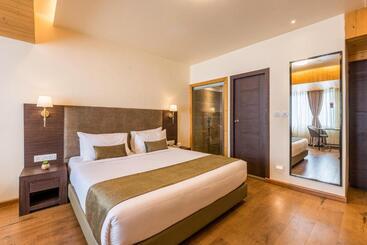 בית מלון כפרי Udaan Himalayan Suites And Spa