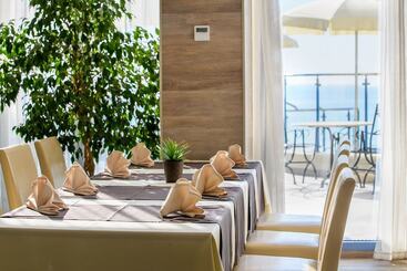 Azalia Beach Hotel Balneo & Spa