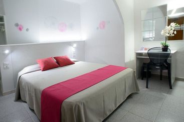 مسافرخانه Tarba