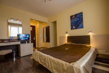 Отель Coral Guest House