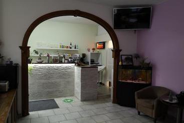 هتل Hôtel Les Acteurs