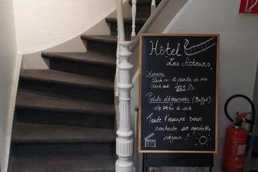 هتل Hôtel Les Acteurs
