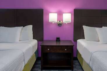 هتل La Quinta By Wyndham Houston Nw Brookhollow