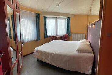 호텔 Les Arcades   La Roche En Ardenne