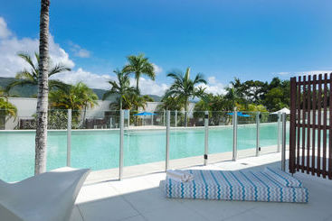 هتل Pool Resort Port Douglas
