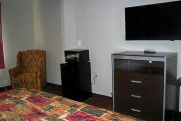 Отель Scottish Inn And Suites Beaumont