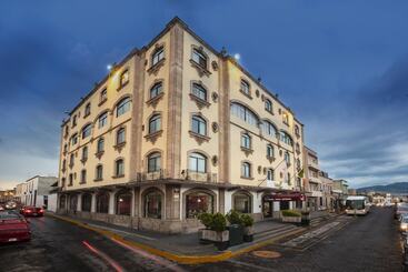 فندق Vista Express Morelia By Arriva Hospitality Group