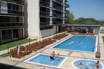 Pomorie Bay Apartments & Spa