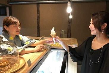 호스텔 旧貸本屋 Guest Room