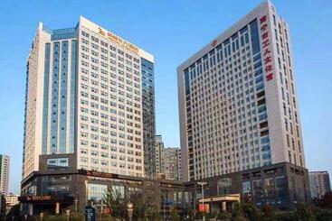 هتل Greentree Eastern Chaoyang Plaza