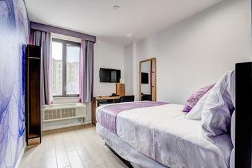 호텔 Ninety Five Fordham / St. Barnabas Hospital