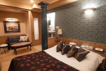 هتل Vino Adult Only