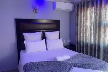 פנסיון Emirates Garden Lodge