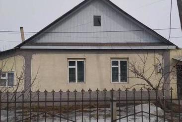 ペンション Guest House Tunduk