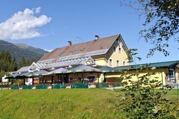 הוסטל Gasthof Waldhof