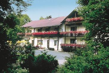 Landhaus Pension Zum Waffenschmied