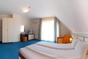 Пансион Guest House Hiora