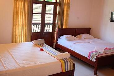 بنسيون Park Lane Apartments