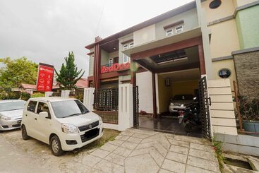 בית מלון כפרי Reddoorz Syariah Near Jam Gadang Bukittinggi 2