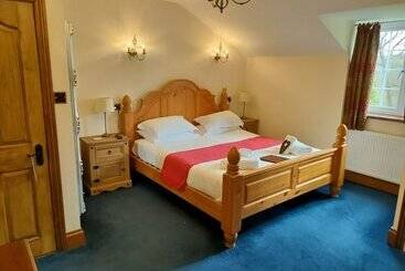 Great Trethew Manor Hotel & Self Catering Lodges