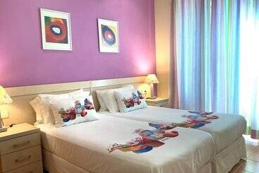 مسافرخانه Luz Madrid Rooms