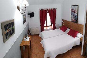 בית מלון כפרי Morales