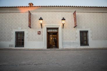 فندق Posada Isabel De Castilla