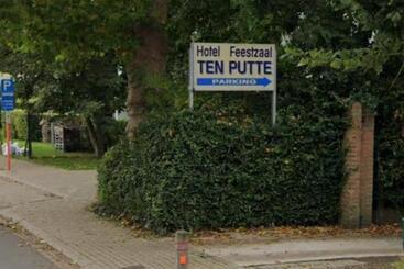 호텔 Ten Putte