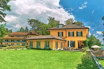 هتل Villa Rainer