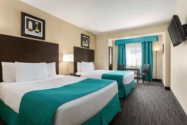 汽车旅馆  Days Inn By Wyndham Montreal East