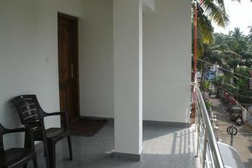 تختخواب و صبحانه Jacaranda Holiday Home