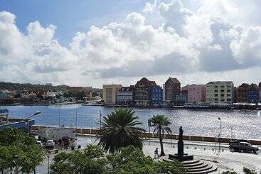 Brion City Hotel Bw Signature Collection