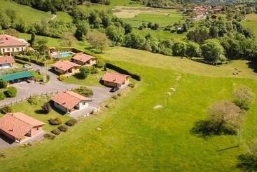 קוטג'' Casa De Aldea El Regueru