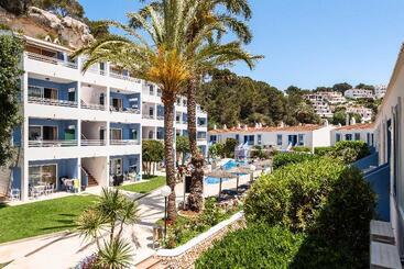 Апартаменты Galdana Gardens