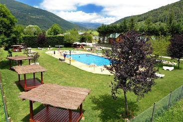 هتل Càmping Vall De Camprodon