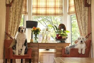 Отель Howarth House