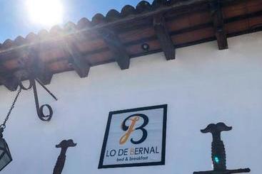 هتل Lo De Bernal