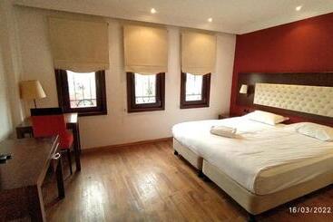 هتل Mangana Konak