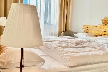 فندق Pension Mona