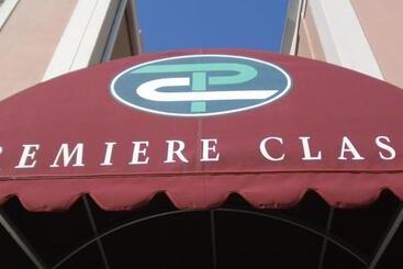 בית מלון כפרי Premiere Classe Annemasse  Ville La Grand