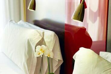 Sm Hotel Teatre Auditori