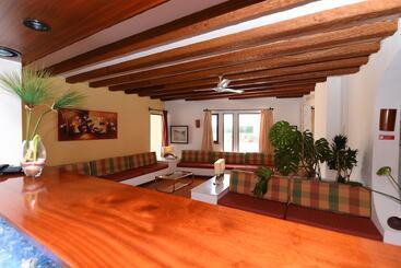 Praia Da Lota Resort - Beachfront Hotel