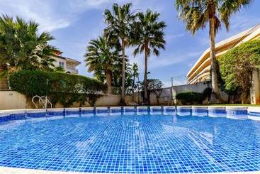 آپارتمانهای توریستها Realrent Calamora I