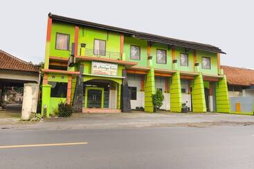 Общежитие Spot On 2730 Hotel Maribaya Indah Syariah