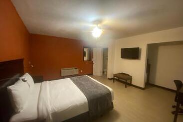 فندق Ayas Blossoms Inn