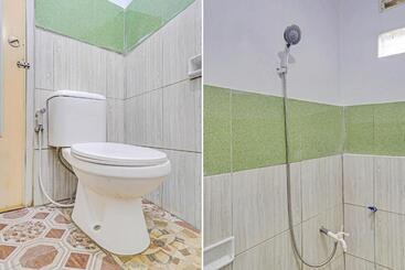 فندق Oyo 90405 Penginapan Sasti Kuningan