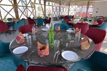 هتل Manohari - The Tea Retreat Resort