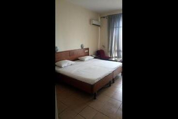 پانسیون Room In Lodge   Premier Hotel Ibadan