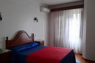پانسیون Residencial Das Trinas 2